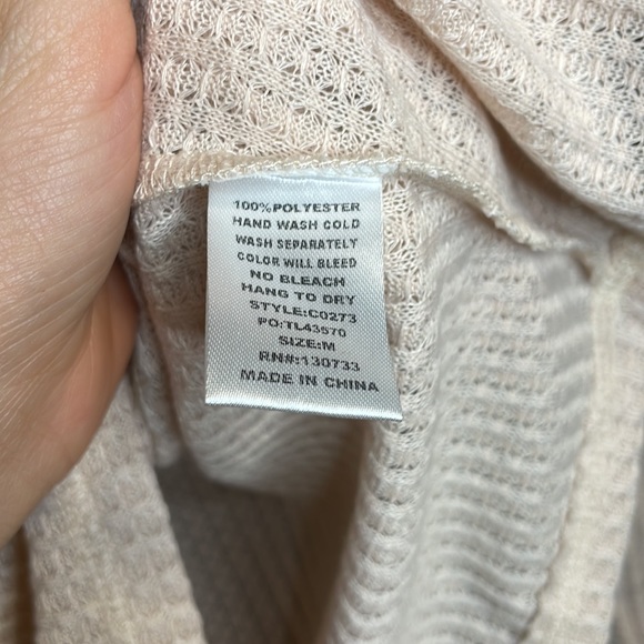 NWT Umgee Cowl Neck Dolman Waffle Top - Beige - Size Medium - Picture 6 of 7